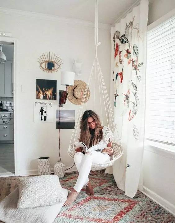 这样的吊椅，才能让你在阳台喝酒聊天数星星啊！