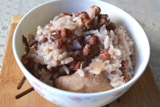 薏米红豆莲子百合的做法,薏米红豆百合粥步骤