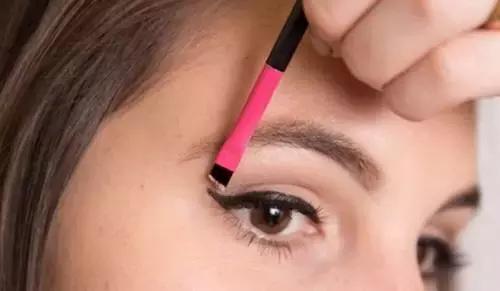 明明是同款粉底液,明星同款粉底液怎么样