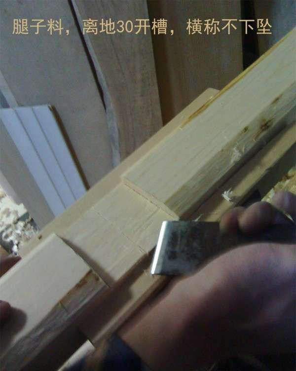 老木匠打书桌,农村老木匠做木匠