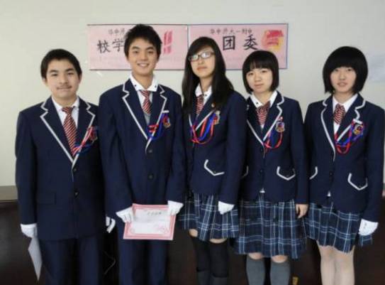 武汉高中校服最好看的几所学校,水果湖中学校服