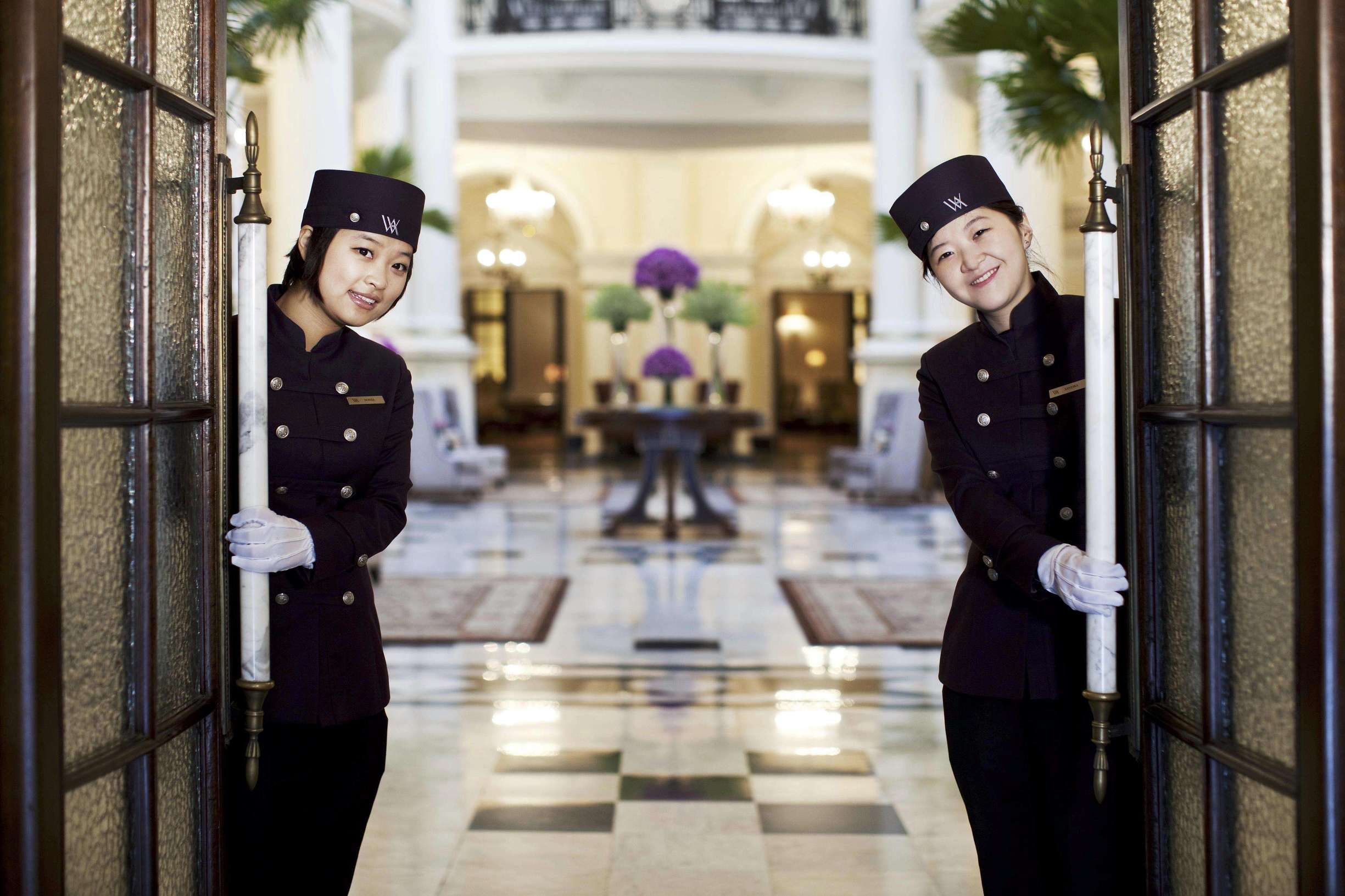 从一个苹果到一个旅店帝国,他用了17年,他是世界酒店之王