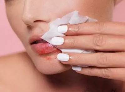 别让细纹出卖你的年龄,如何很有效淡化唇纹