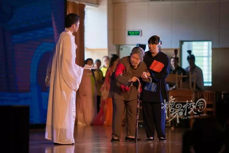 昆十中校园表演,校园话剧活动报道