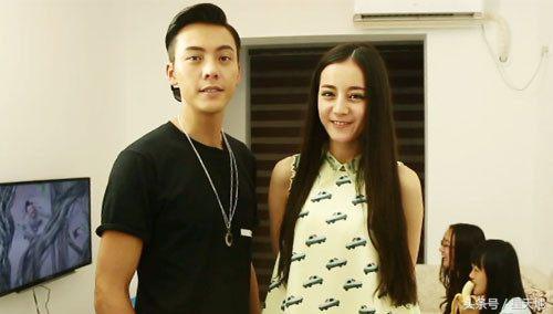 选妈妈还是选父母的视频,记者问迪丽热巴选陈伟霆还是罗晋