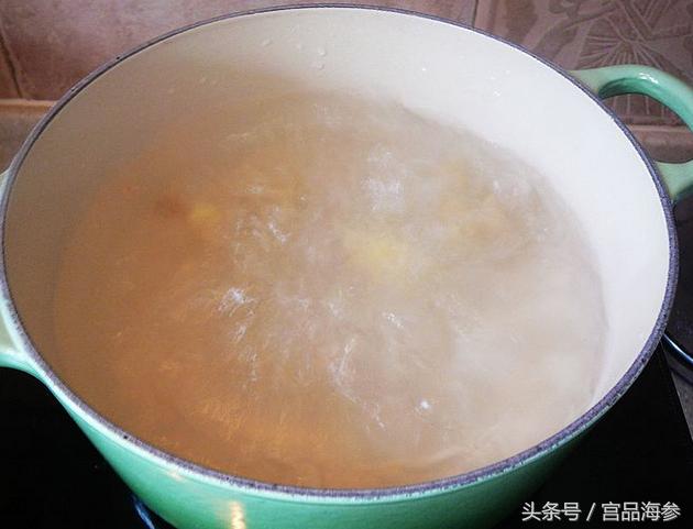 有人说海参太贵吃不起,教你如何快速制作咬得动的活海参