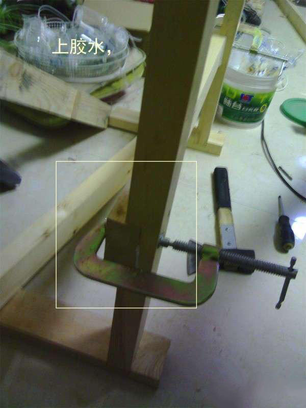 老木匠打书桌,农村老木匠做木匠