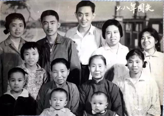 晒晒我家老照片难忘的青春记忆,晒晒我家小二层