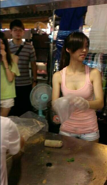 路边摊最挣钱最好做的是啥,在路边摊大姐月收入