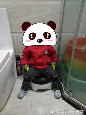 孩子拒绝坐小马桶,怎么能让孩子坐小马桶