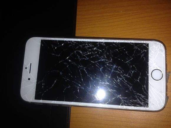 有几个品牌的手机是特容易碎屏的,我揭秘原因给你看及应对方法