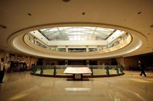 陪你在成都的街头走一走,和我到成都的街头走一走的歌名