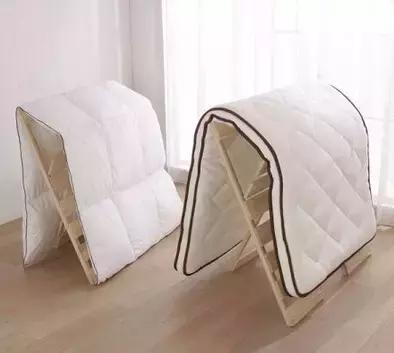 被子晒完太阳真的是螨虫的味道吗,晒过太阳的被子香味是螨虫尸体吗