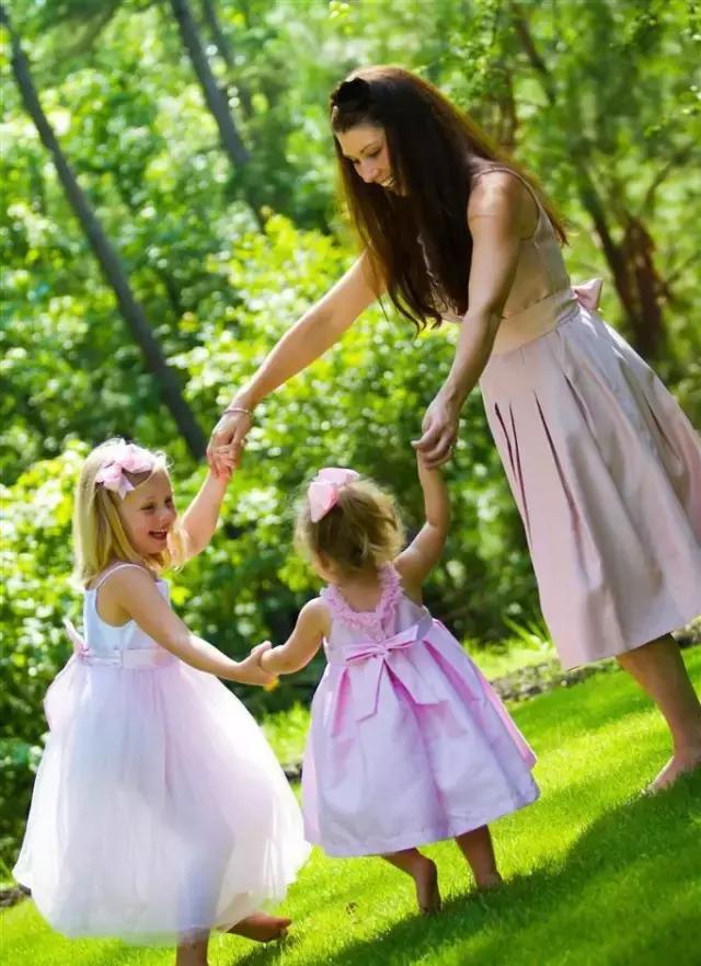 宝爸宝妈家庭教育案例分享,采访宝妈宝爸有关教育的问题