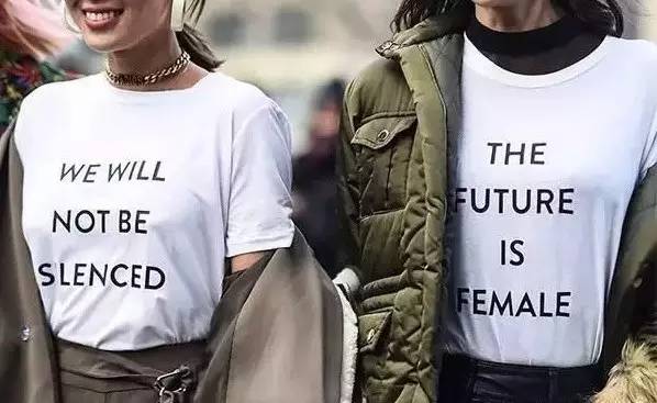 今年最潮的衣服,今年最流行的衣服30多岁穿的