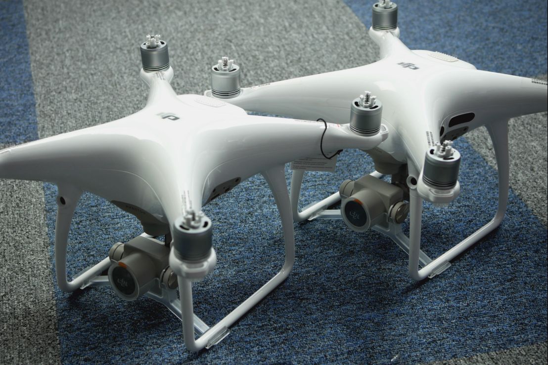 飞行黑卡,大疆精灵4飞行视频教程