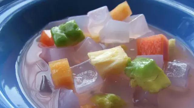 正宗的龟苓膏是什么配料,甜品店正宗龟苓膏的制作方法