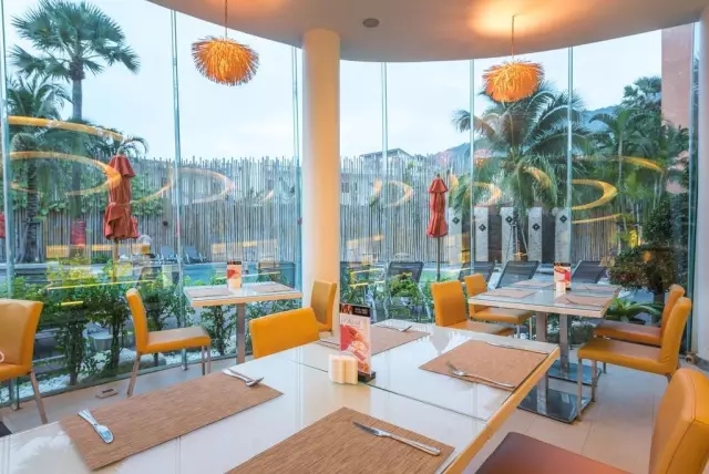 普吉岛适合亲子游的酒店,普吉岛订什么酒店