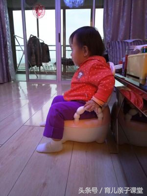 孩子拒绝坐小马桶,怎么能让孩子坐小马桶