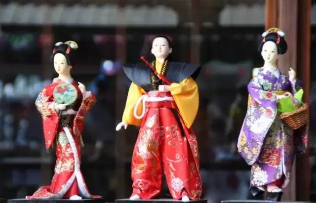 出门旅行，有些纪念品最好不要带回家