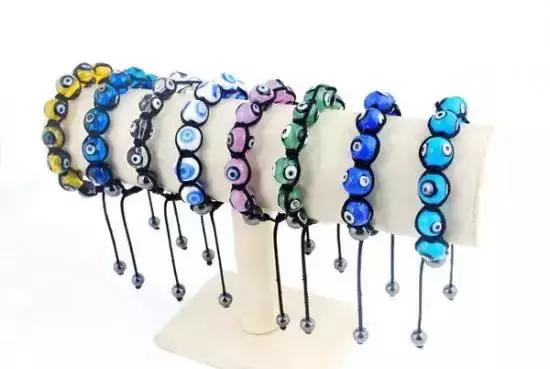 出门旅行，有些纪念品最好不要带回家