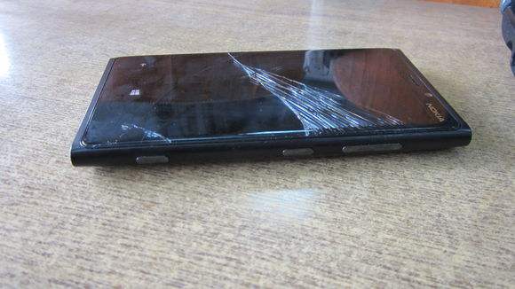 有几个品牌的手机是特容易碎屏的,我揭秘原因给你看及应对方法