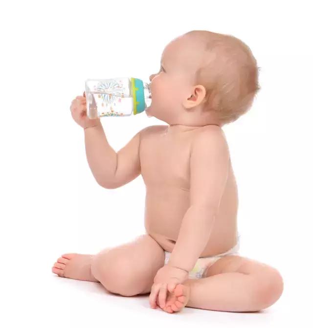 宝宝大便干出血疼痛大哭,宝宝大便粘稠大便时哭闹怎么办