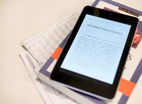 观点|罗时进:我们正处在一个告别“深度”阅读的时代