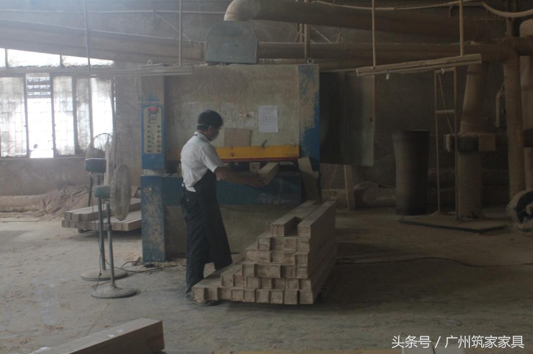 白蜡木和水曲柳是一种树吗,白蜡木跟水曲柳