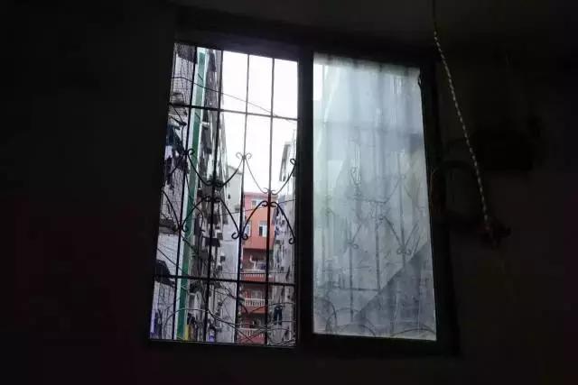 4万人住在距离光谷2公里外的小何西村，却从未对它说一声谢谢