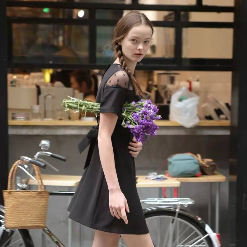 淘宝女生短袖哪个店的衣服质量好,有没有什么推荐的淘宝衣服店