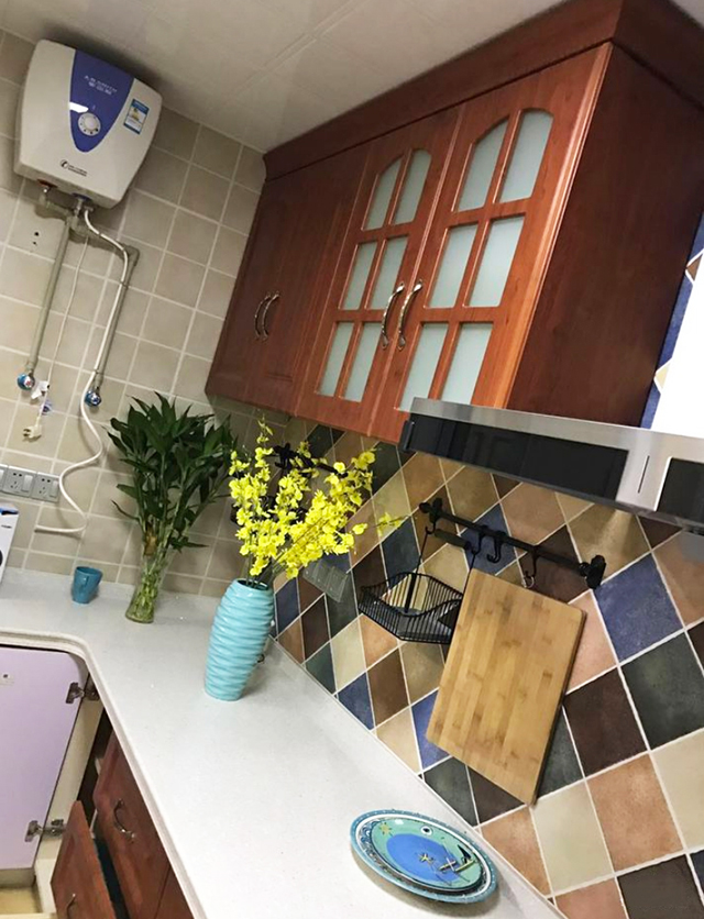 澶翠竴娆¤鍘ㄦ埧瑁呬袱涓棬,鍎跨鎴胯姗辨煖