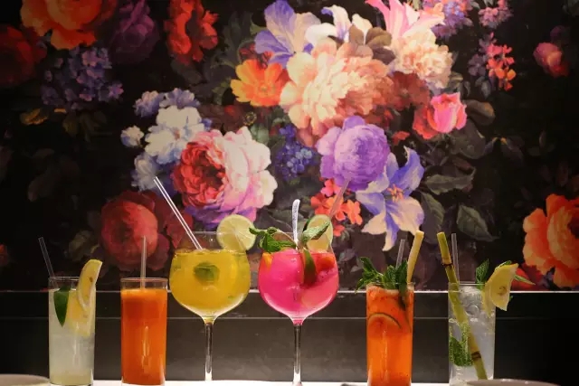 火遍全球的生意,火遍全国的网红