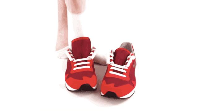 帆布鞋鞋带懒人免系鞋带慢动作,懒人不用解鞋带的鞋子