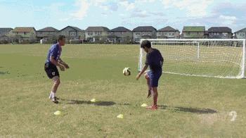 足球实战技巧训练,足球基本功球感练习在家里