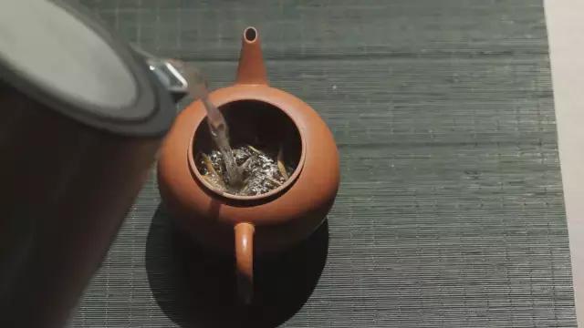 一人喝茶两人品茶,一人喝茶会喝出什么境界呢