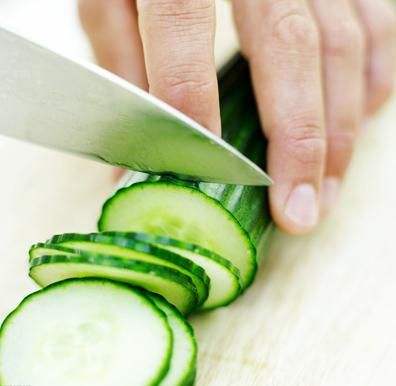黄瓜敷脸真的有用吗?
