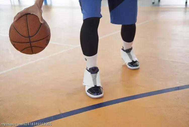 airjordan白红蓝的一款鞋,airjordan16上脚