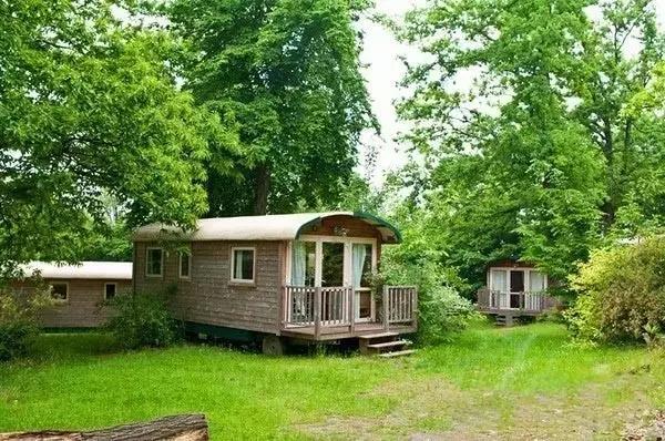 四川房车露营,川藏线上最火的房车露营基地