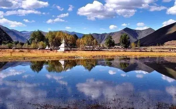 四川房车露营,川藏线上最火的房车露营基地