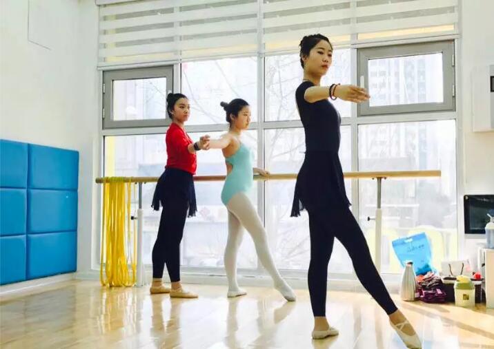 济南高新区成人芭蕾形体培训班,济南成人舞蹈培训班一对一