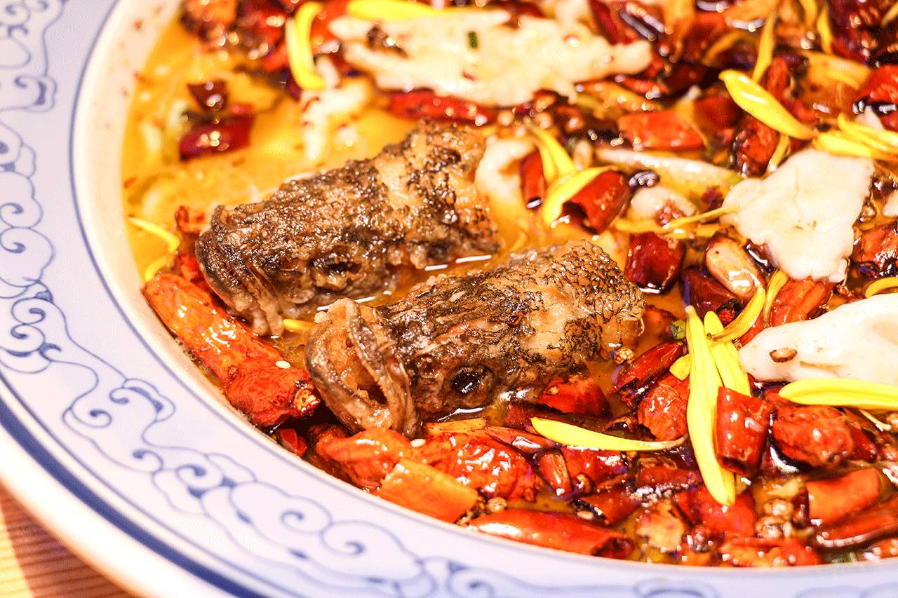 深圳一家有意思的烤鱼店,深圳第一家脆皮烤鱼