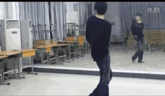 他是80年代家喻户晓的童星,童星出道的他5岁就已经火遍全国