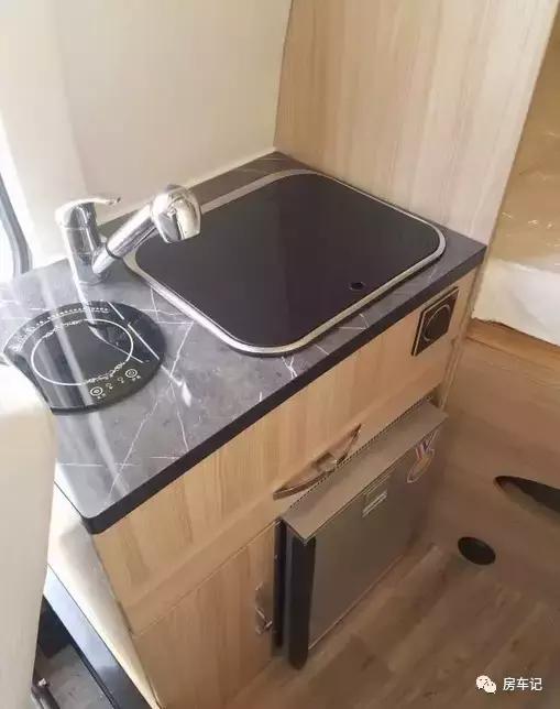 房车测评v80,房车测试女生