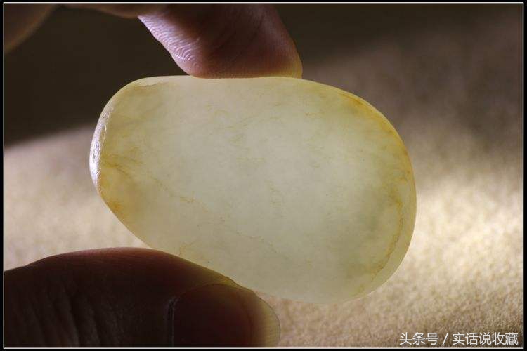 和田玉吊坠鉴别最简单方法,如何鉴别和田玉石吊坠的真假好坏