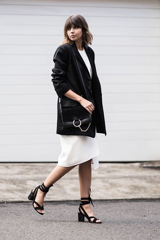 橘色连身裙轻奢高级感,夏天连身裙轻奢高级感