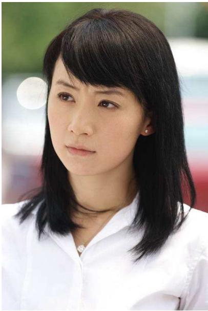 杨幂佟丽娅都给她做过配,但好像自从她整容消息传出后就少出现了