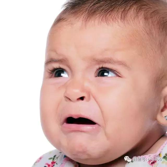 奇痒无比一抓就起水泡,浑身刺痒一挠全是小水泡