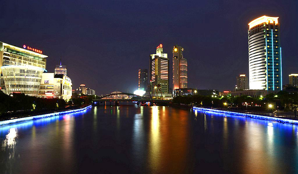 奉化水蜜桃蒋氏故里包装盒,奉化水蜜桃和无锡水蜜桃哪个最早