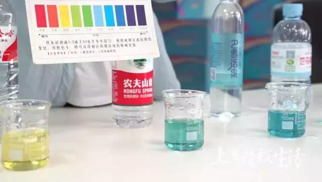 为这篇矿泉水测评,我们误了24小时的飞机,20瓶水,拿去不谢